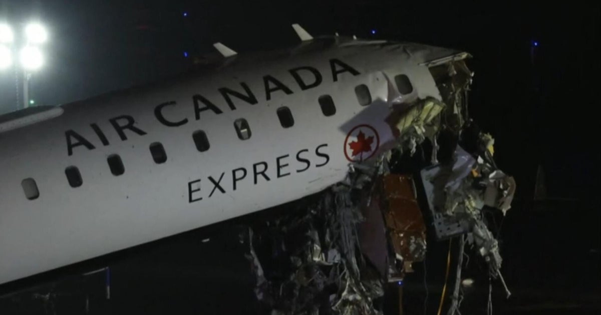 Break down of how collision between plane, firetruck unfolded at LaGuardia Airport