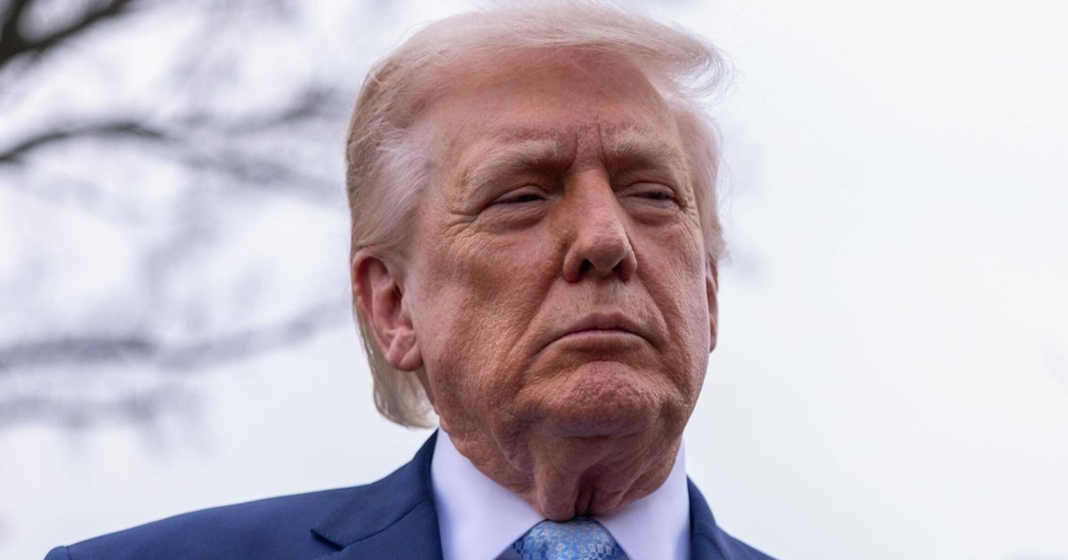 Republican, Democratic strategists react to new poll on Trump's approval rating