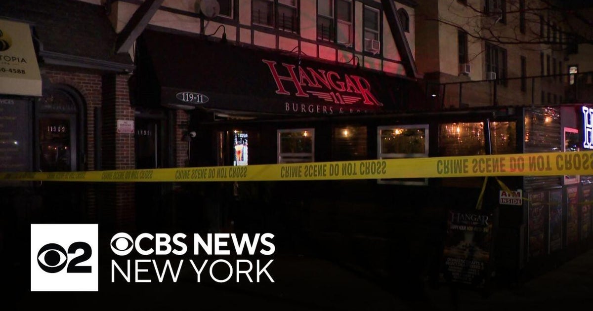 Man fatally shot inside Queens bar - CBS New York