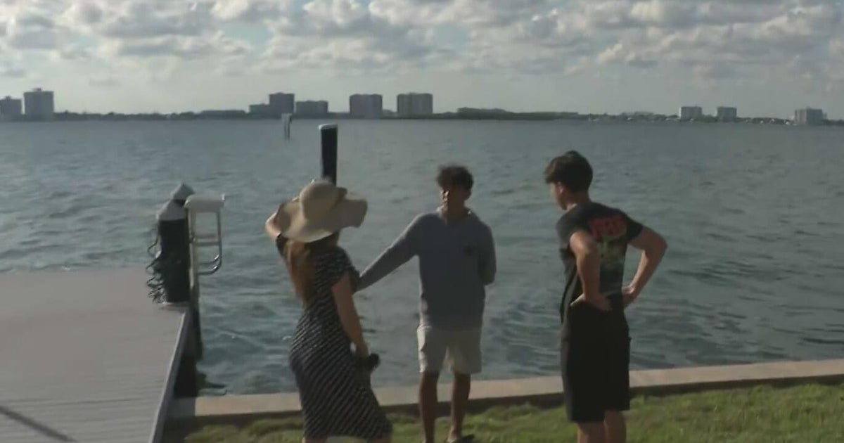 Witnesses describe a Miami Beach boat hit-and-run that killed a dad and injured his son