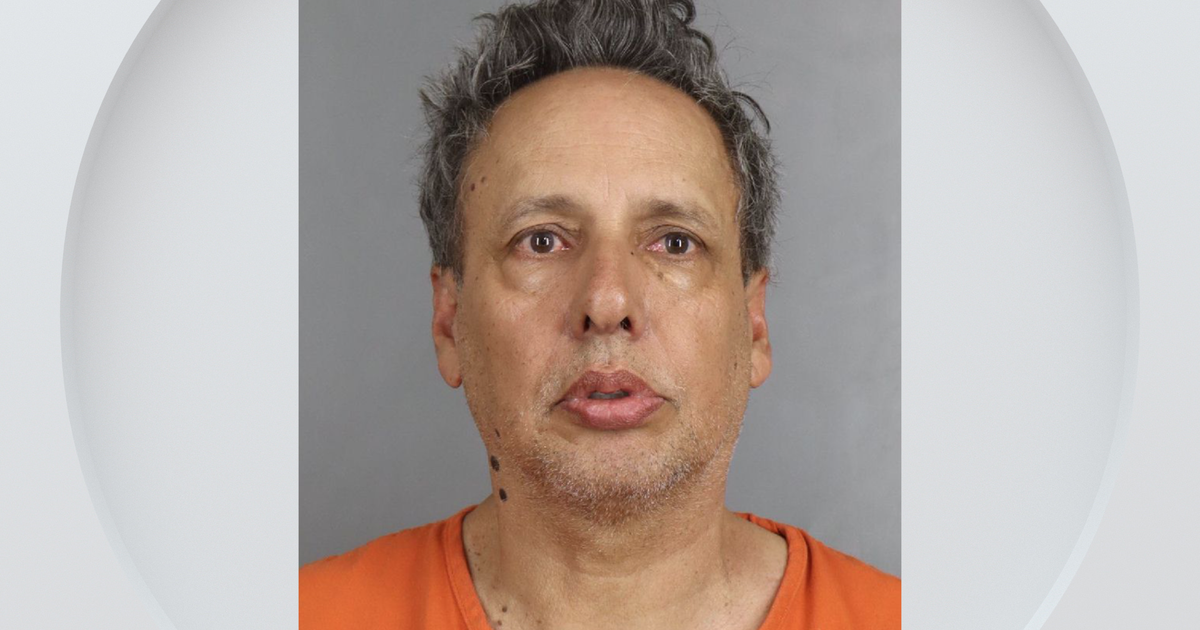 Police searching for man convicted of sexually assaulting a child in Denver metro area - CBS ...