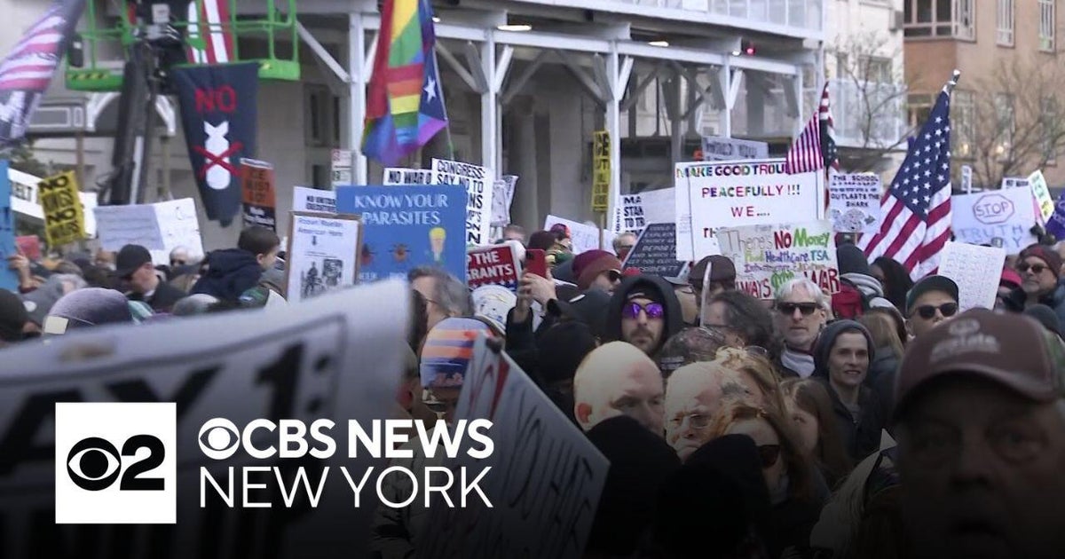 "No Kings" rally in NYC draws thousands to Midtown Manhattan - CBS New York