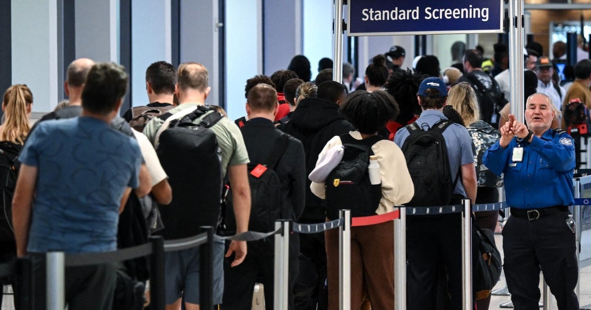Airports continue to struggle with long lines as Congress fails to reach DHS funding agreement