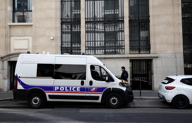 FRANCE-US-ATTACK-POLICE 