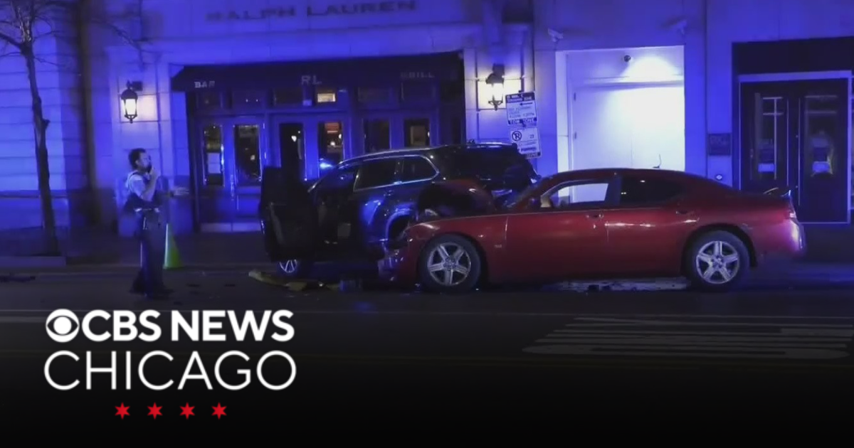 Shooting, crash leave 2 people hurt in Gold Coast - CBS Chicago