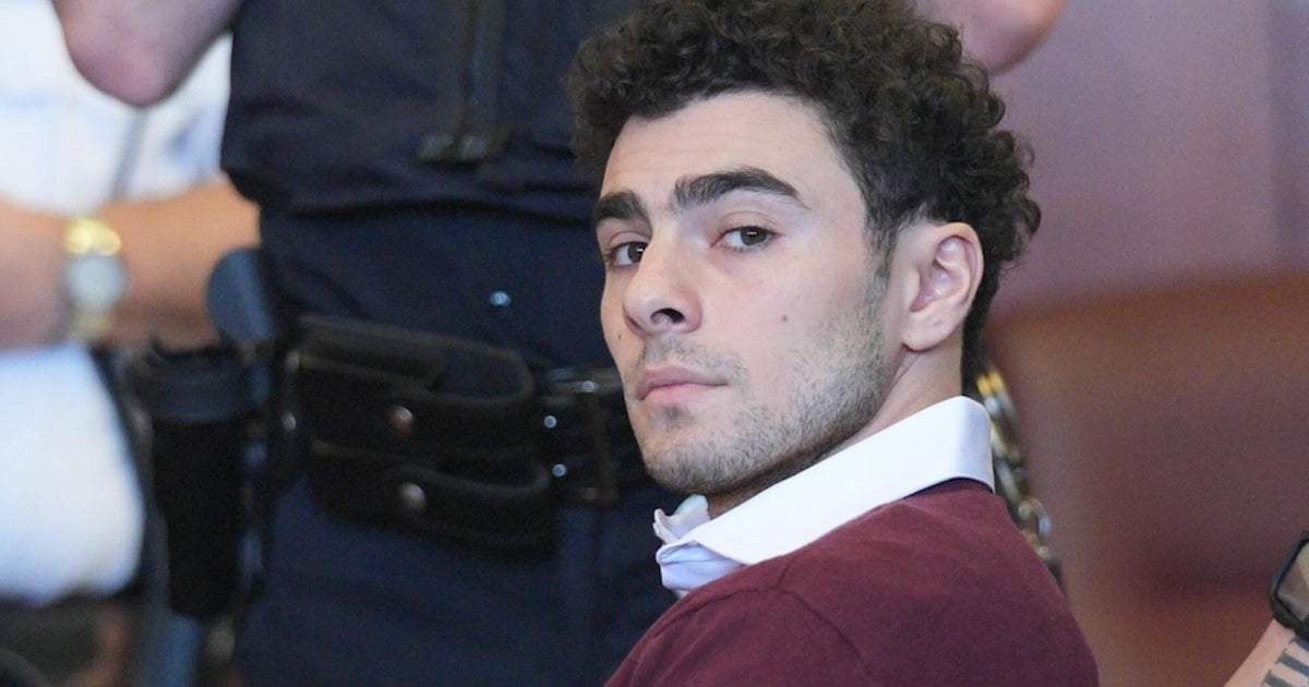 Luigi Mangione's lawyers seek to postpone federal murder trial