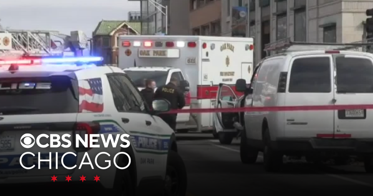 14 injured in Oak Park crash involving Pace bus - CBS Chicago
