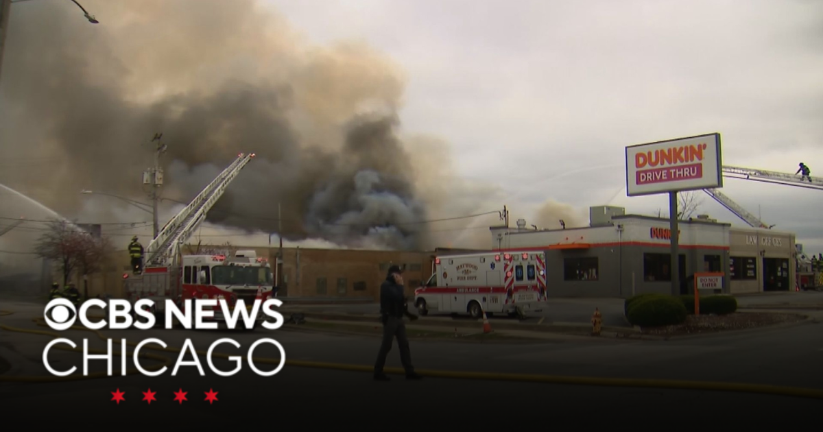 Fire breaks out at pallet warehouse in Maywood