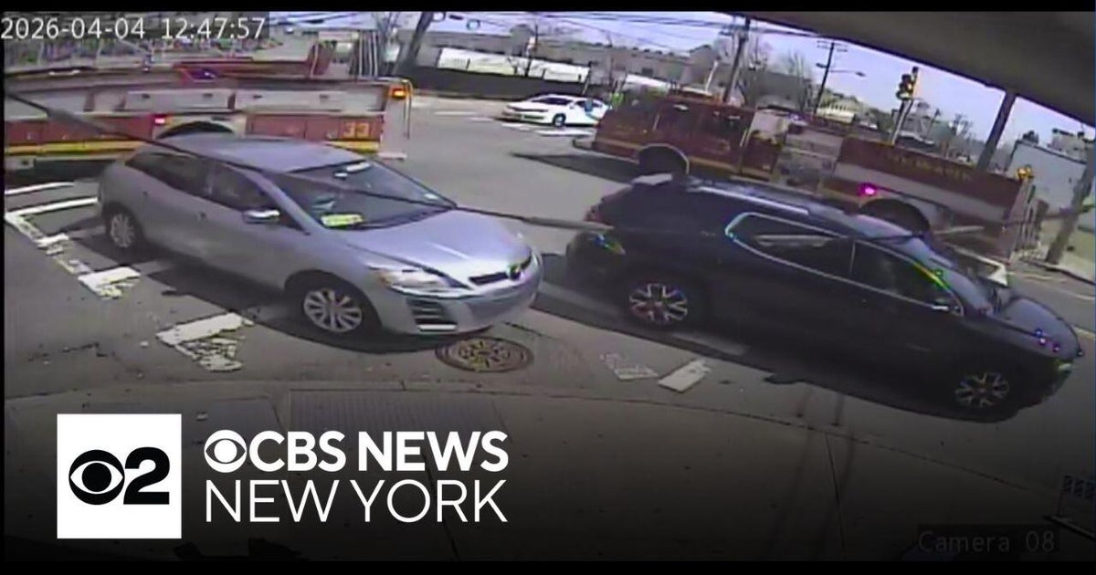 Newark carjacking suspect wanted after fatal crash - CBS New York