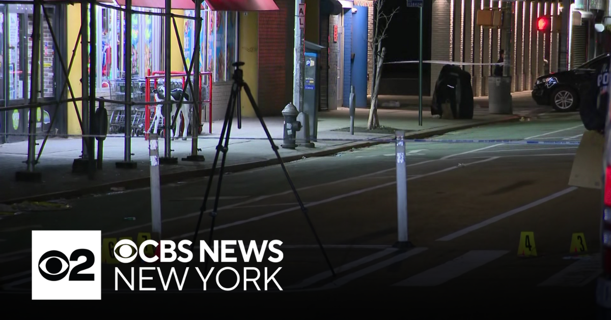 Man hospitalized after being shot by police outside Harlem store - CBS ...