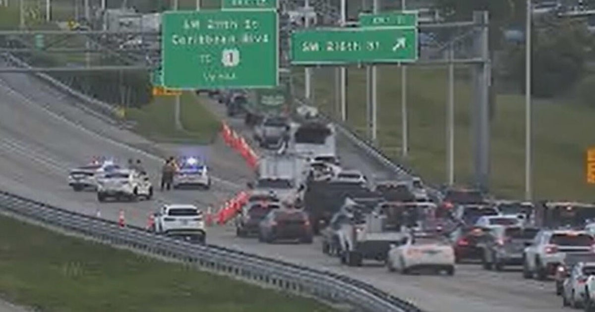 Florida Turnpike remains closed in southwest Miami-Dade following fatal motorcycle crash