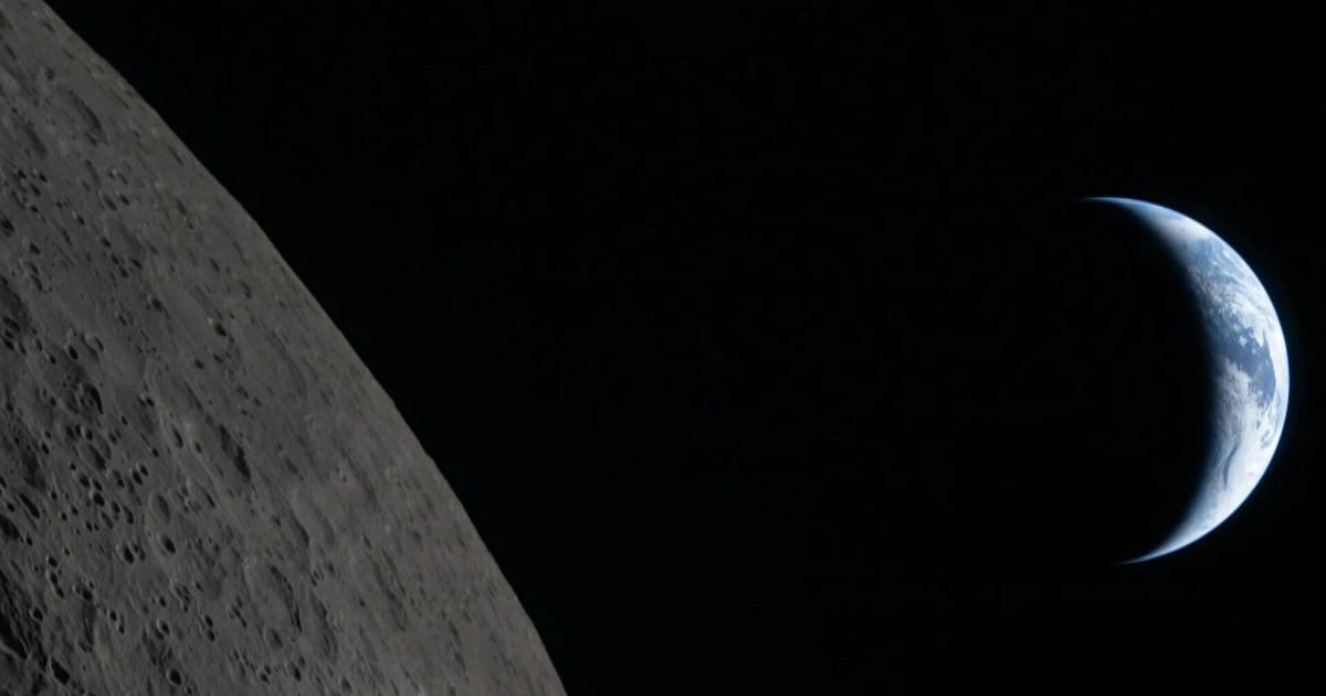 Artemis II astronauts call with the ISS, all in space