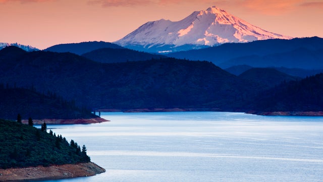 Summit City, Shasta Lake and view of Mount. Shasta 