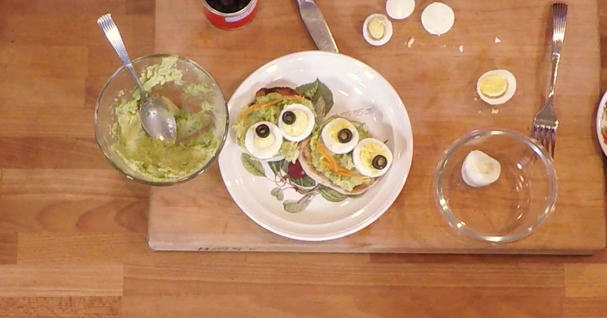 How to make frog-faced acocado toast .. Just for Kids!
