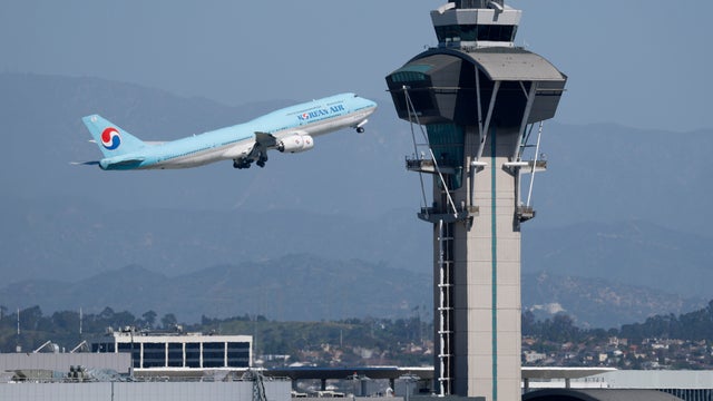Korean Air At Los Angeles International Airport 