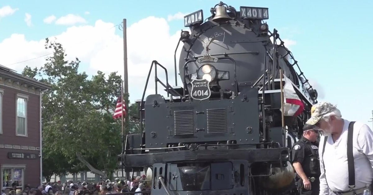 Crowds pack Marysville street as worlds largest locomotive moves through