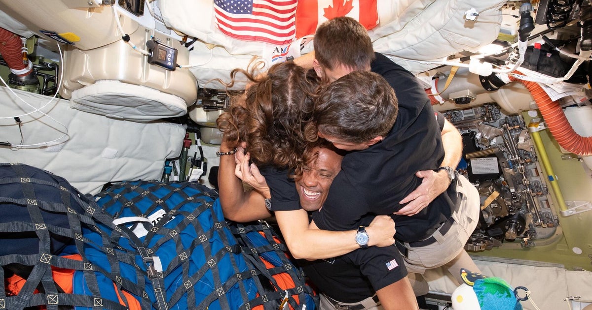 4/10: CBS Evening News