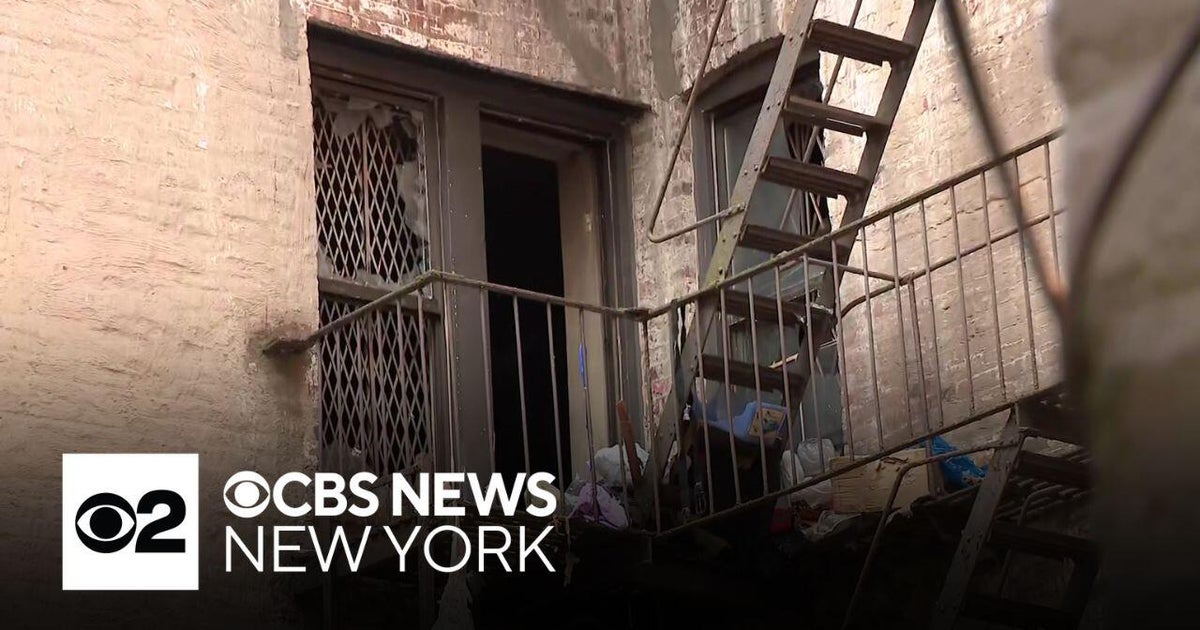 2 dead, firefighter injured in Crown Heights, Brooklyn blaze - CBS New York