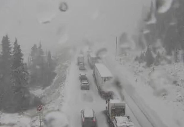 vail-pass-i-70-crash.jpg