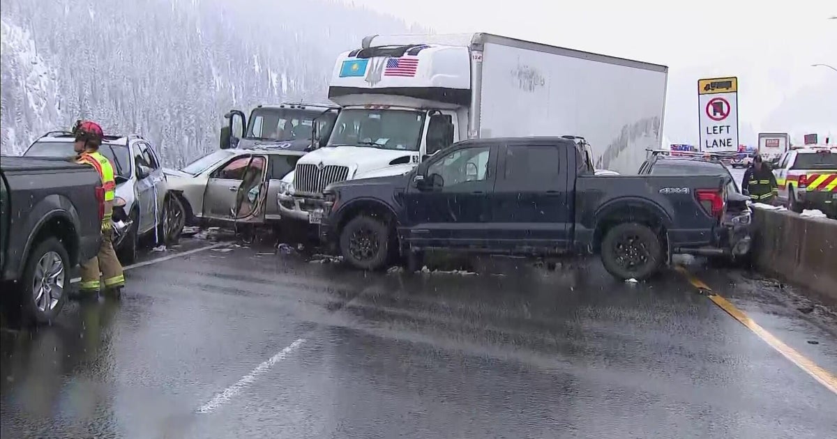 Pileup involving more than 75 crashed vehicles on snowy eastbound I-70 ...