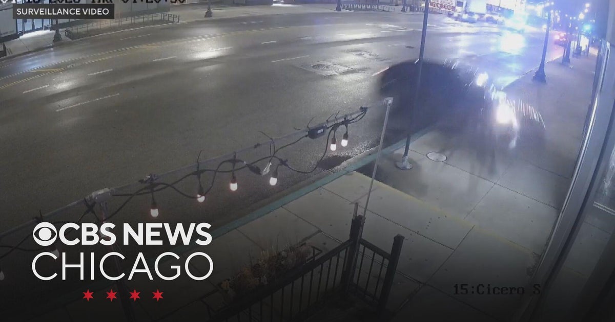 Car fleeing police crashes into City News Café in Portage Park - CBS ...