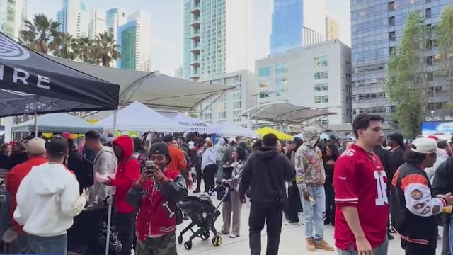 a crowd of people in downtown San Francisco 