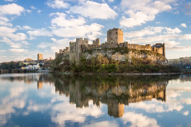 pembroke-castle.jpg 