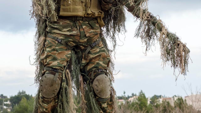 Ghillie suit sniper 