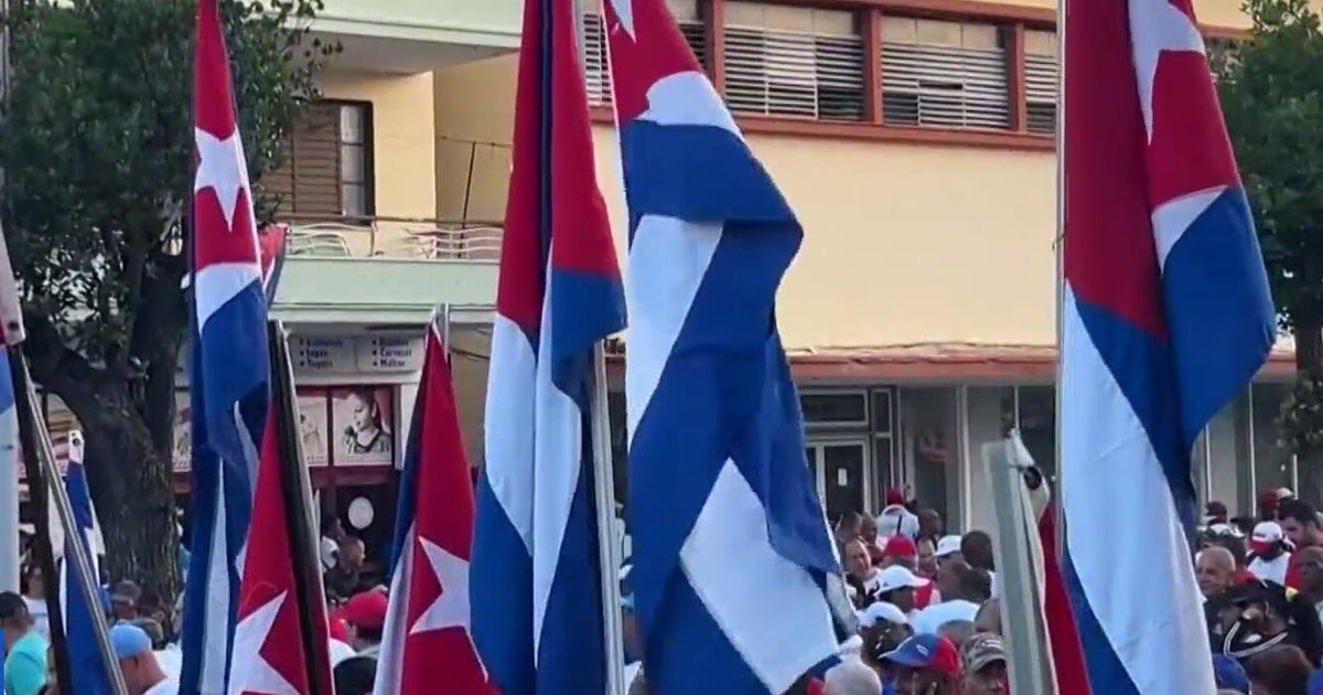 U.S. officials traveled to Cuba to meet with Raul Castro’s grandson, sources tell CBS News