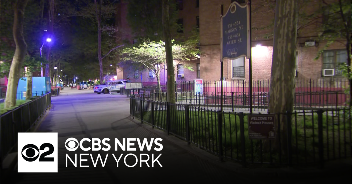 16-year-old shot in the Lower East Side, NYPD says - CBS New York