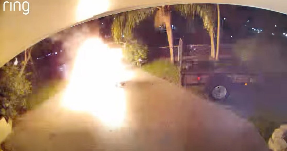 Video shows electric wheelchair go up in flames after lithium battery explodes in Hollywood