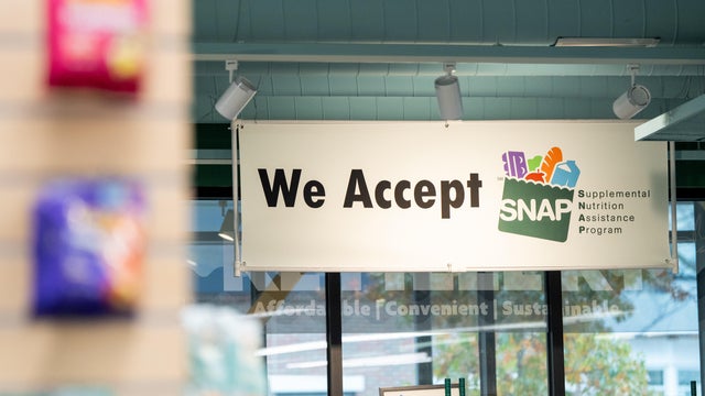 A sign for SNAP (food stamp) benefits at a supermarket 