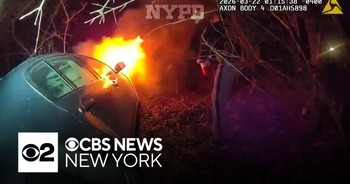 Driver arrested in connection with Grand Central Parkway crash - CBS ...