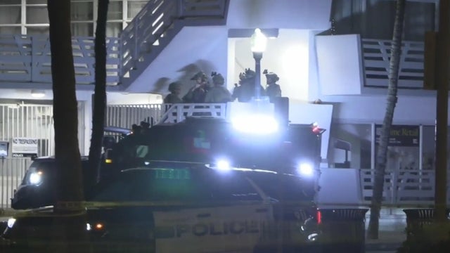 cbsmiami-miami-beach-swat-investigation-1.jpg 