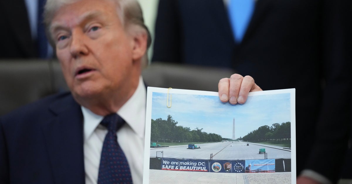 Trump says he’ll resurface Lincoln Memorial Reflecting Pool, turning it blue