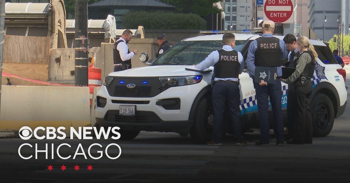 Man wounded in apparent road rage shooting near Union Station - CBS Chicago