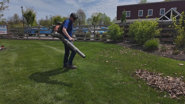 Radnor Township residents push for ban on gas powered leaf blowers 