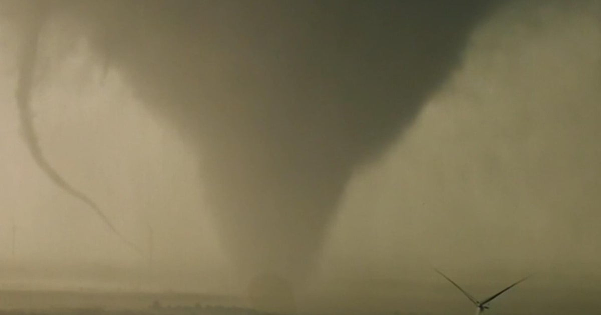 Tornadoes rip across Oklahoma