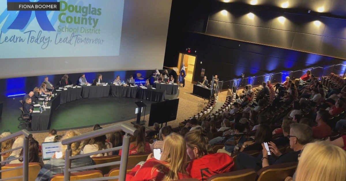 Teacher's union asks Colorado school district in Douglas County for collective bargaining agreement