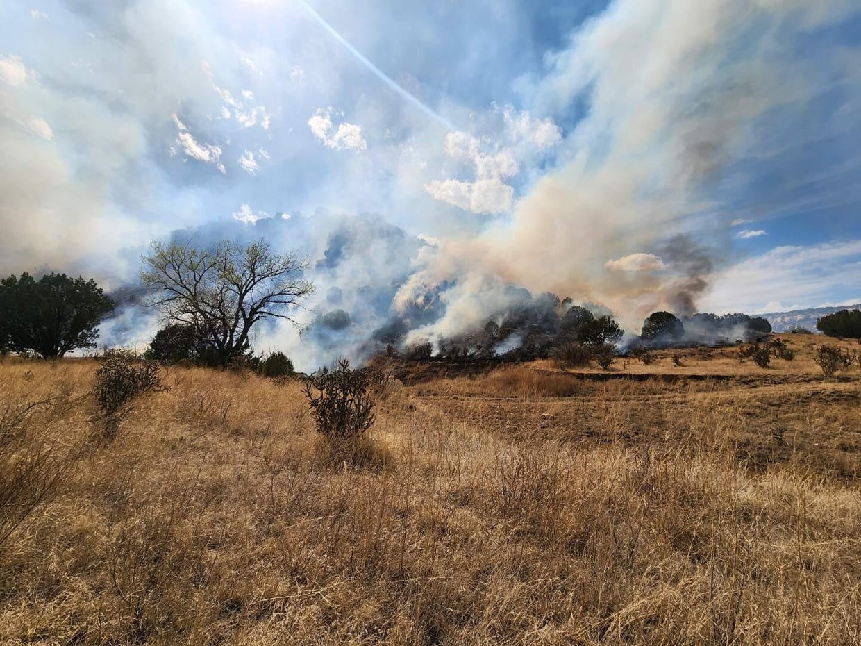 Wildfire in southeast Colorado grows to nearly 2,000 acres, Gov. Polis ...