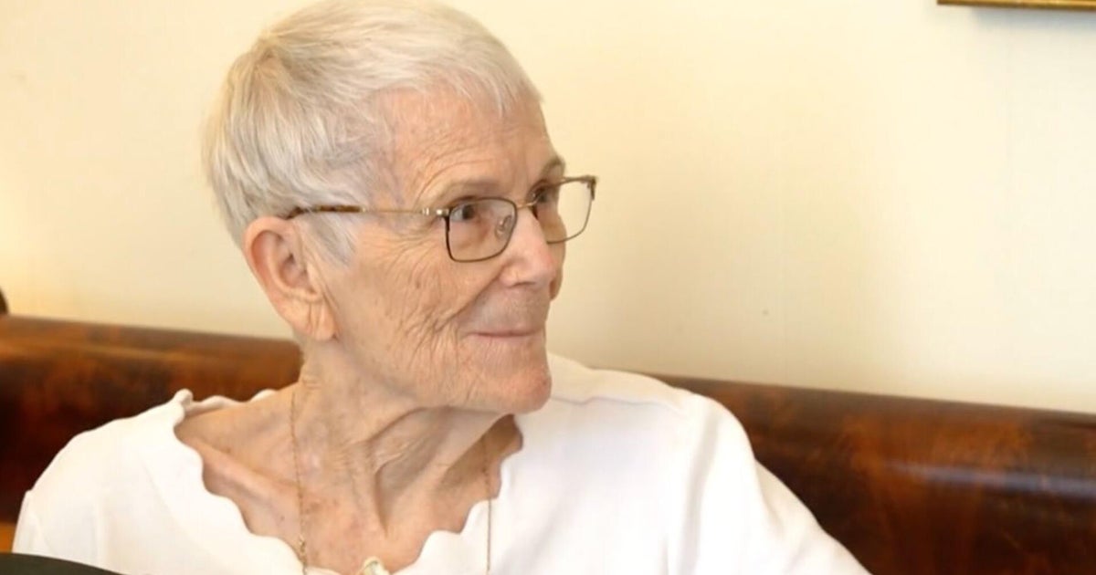 Former professor with terminal illness gives final lesson on death and living life fully