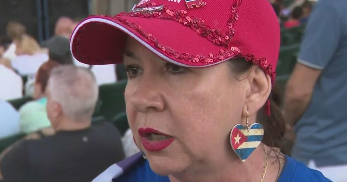 Dozens rally in Downtown Miami for a free Cuba, demand release of political prisoners