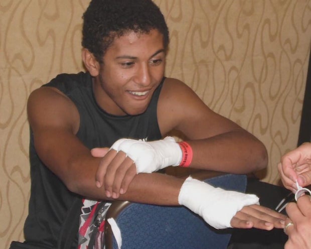ufc-fighter-5pkg-frame-1637.jpg 