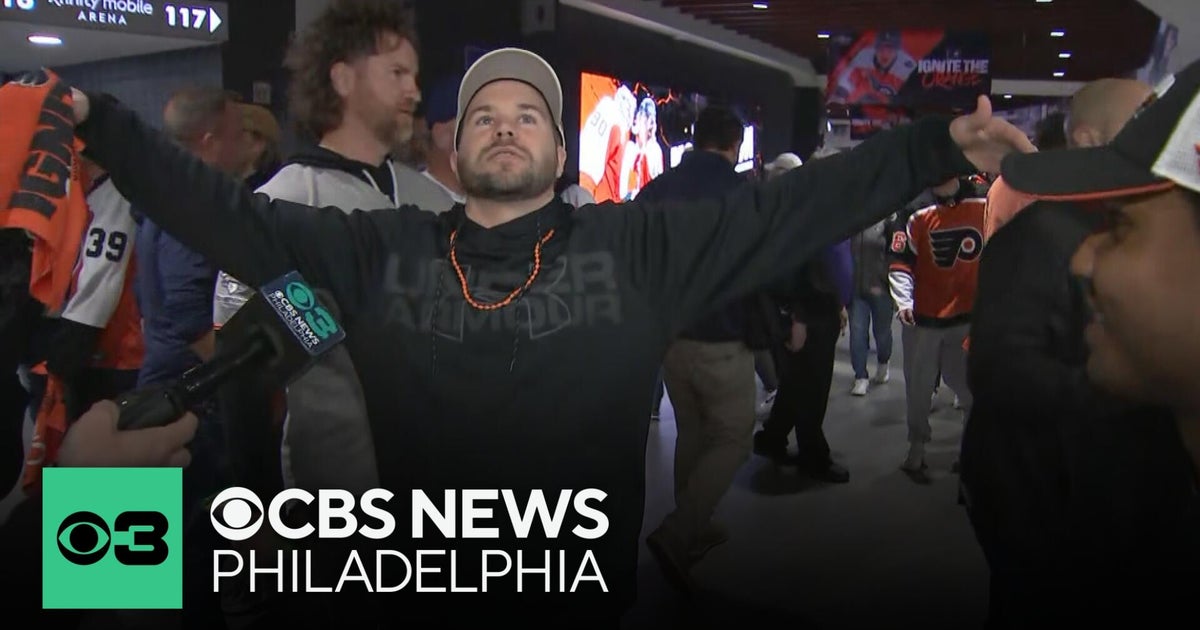 Fans celebrate Flyers' Game 6 victory over Penguins: 