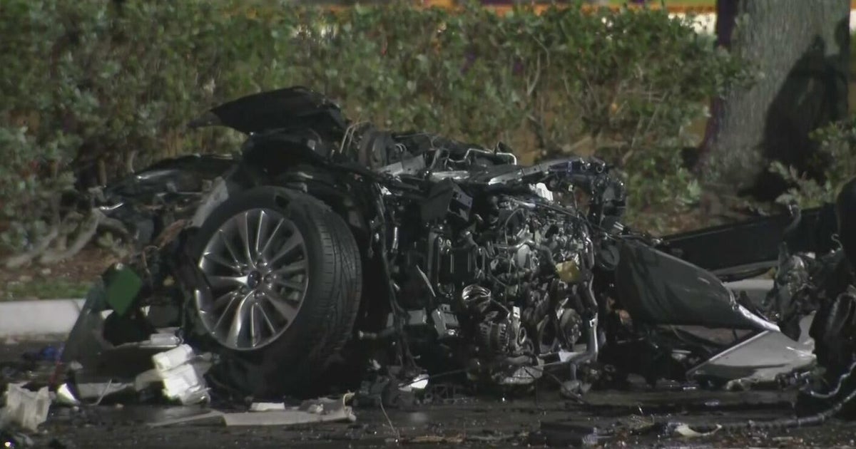 Violent, deadly crash shuts down busy Doral street early Friday morning