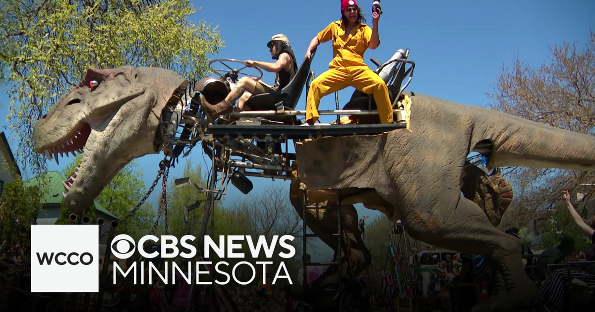 Minnesotans celebrate Mayday in Minneapolis