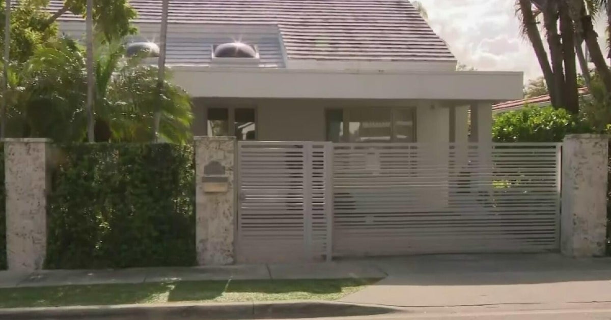 Rep. Debbie Wasserman Schultz holds roundtable on soaring housing costs in South Florida