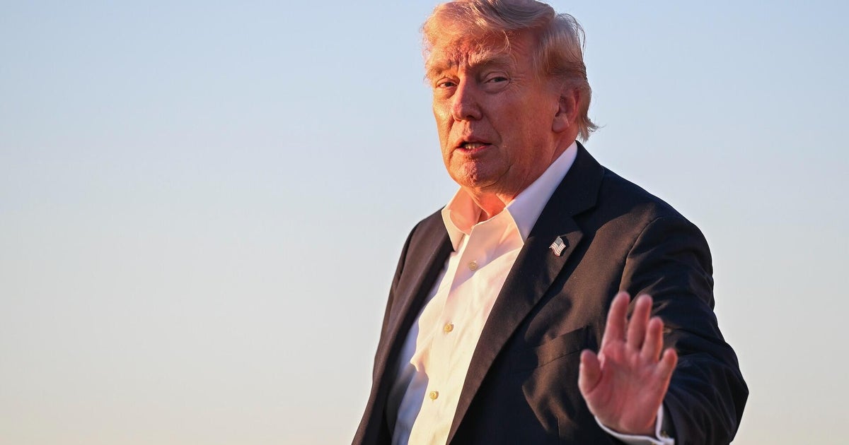 Democratic, Republican strategists on Spirit Airlines, Trump's low approval rating and gas prices
