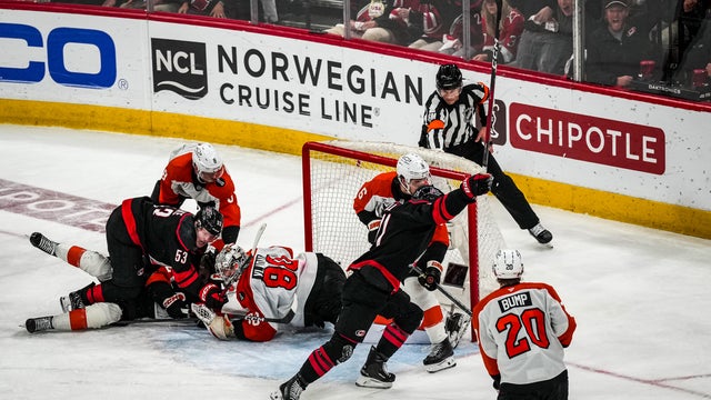 NHL: MAY 04 Playoffs Second Round Flyers at Hurricanes 