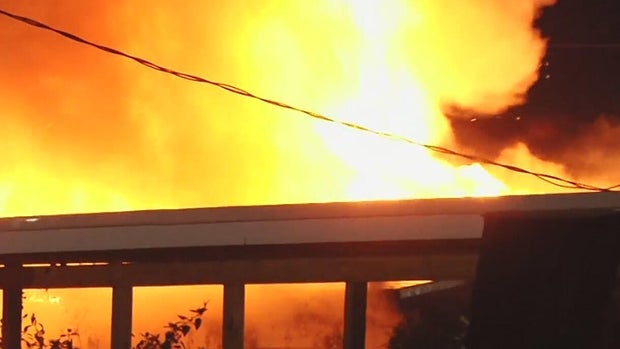 cbsmiami-hollywood-fire-1.jpg 